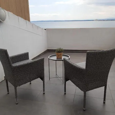 Casc Antic Sl Avda Rodhe Apartment