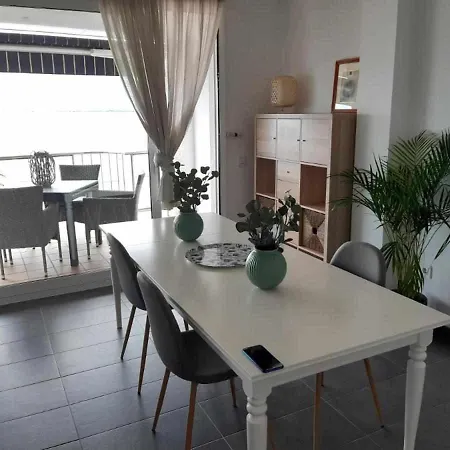 Apartment Casc Antic Sl Avda Rodhe *
